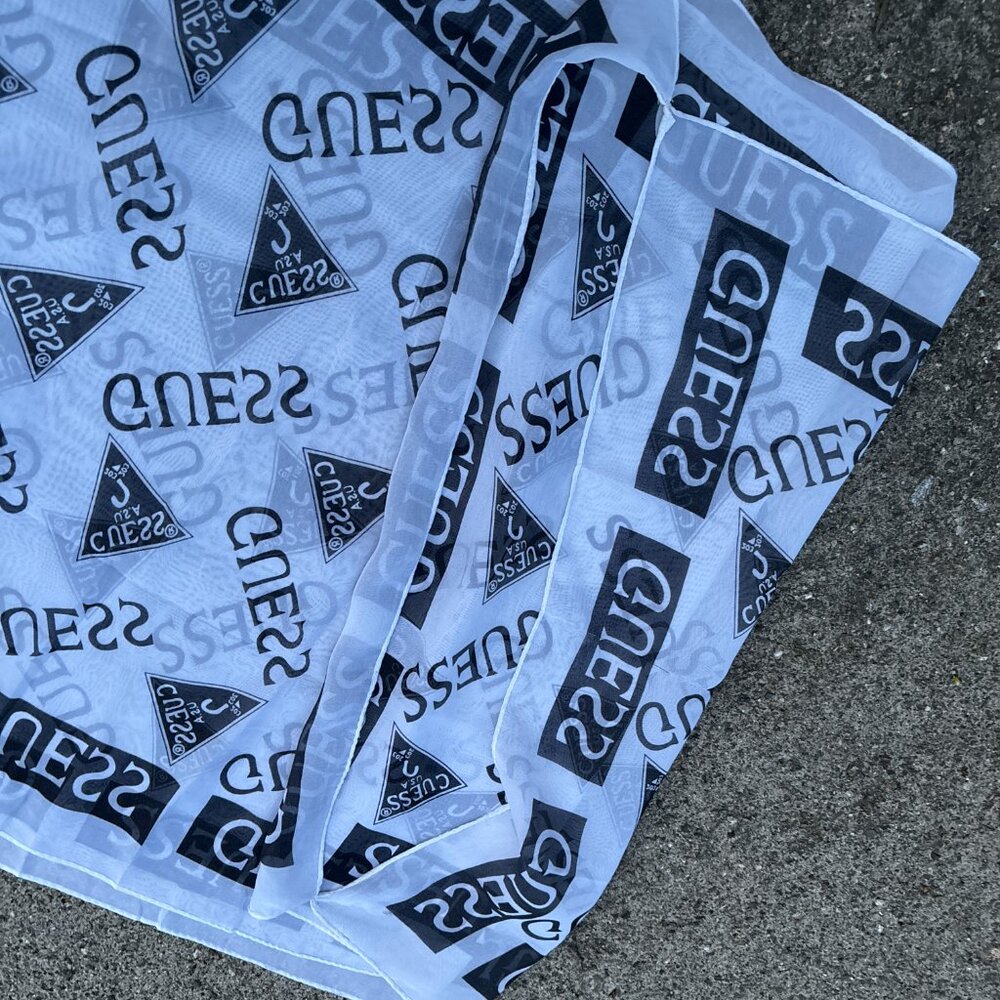 Guess Scarf - Picture 4 of 5